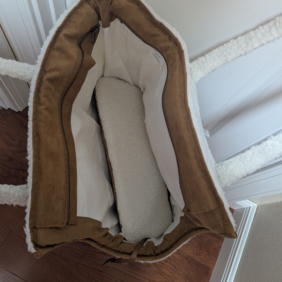 Brown and White Dog Carrier Tote - Picture 3 of 15